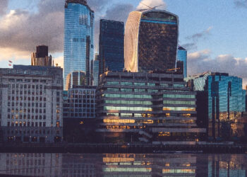 UK Govt-Backed Report Urges Firms to Execute Tokenization Strategies